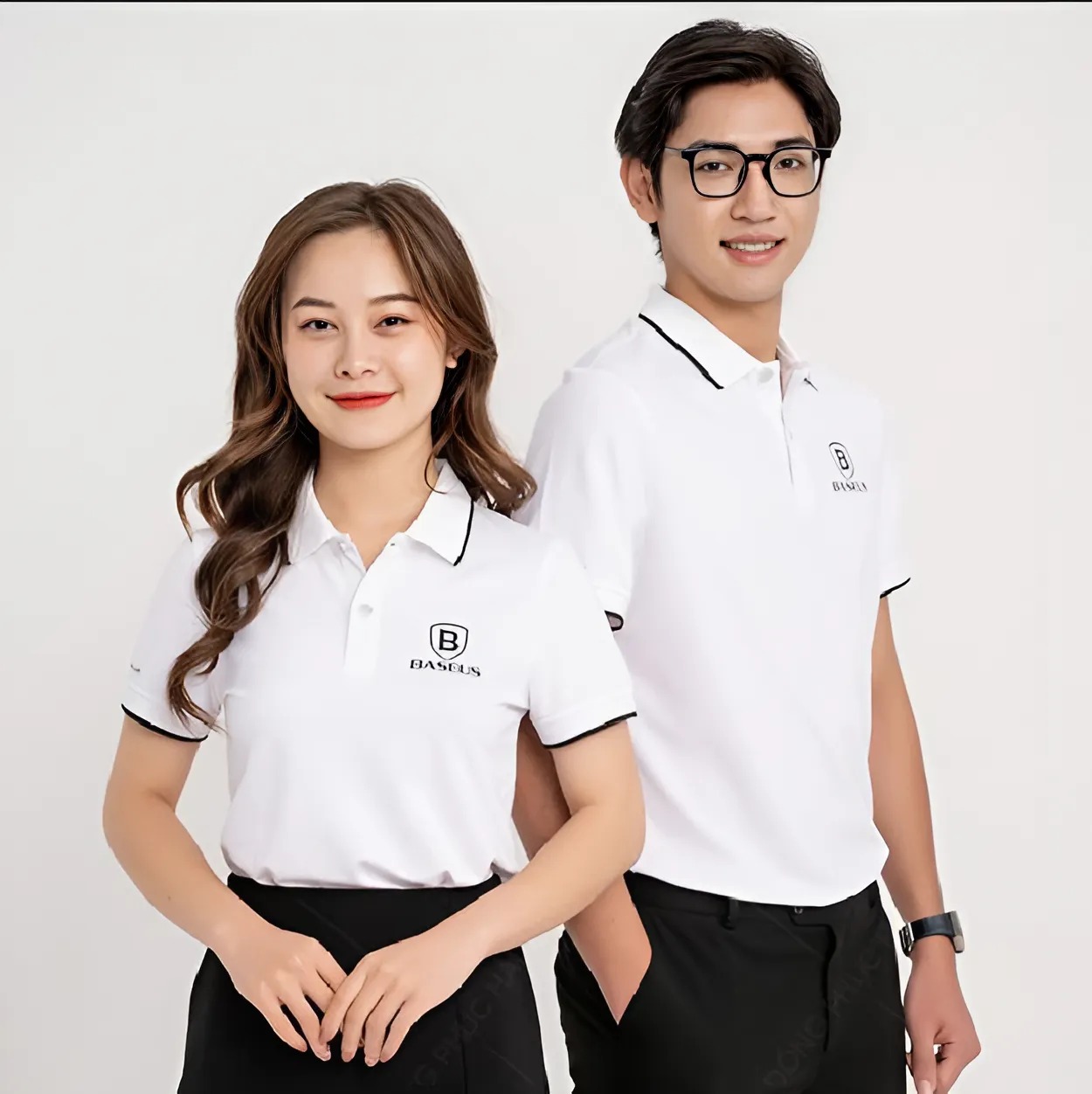 Áo polo in logo sọc trắng